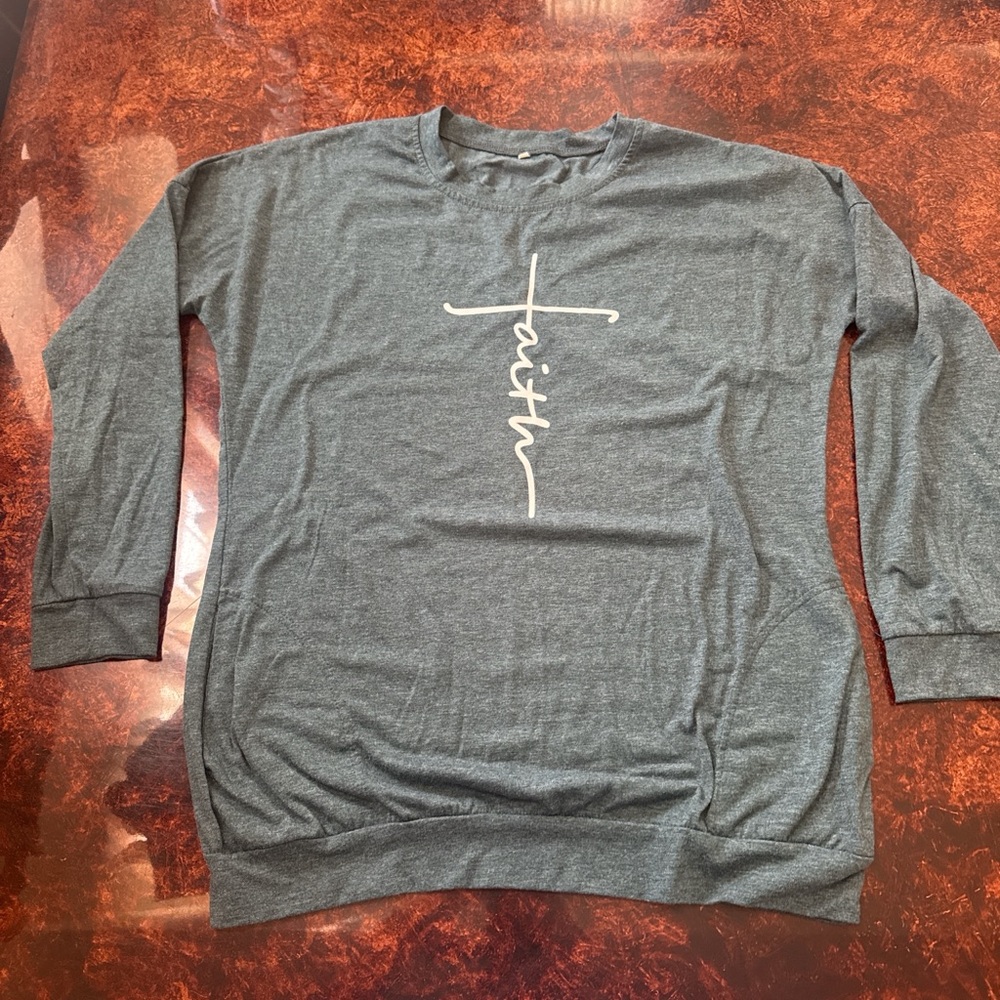 Green 'Faith' Cross Pullover Sweatshirt